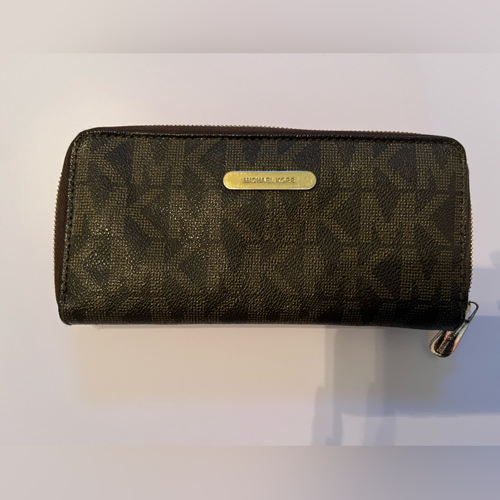 Micheal Khors brown wallet